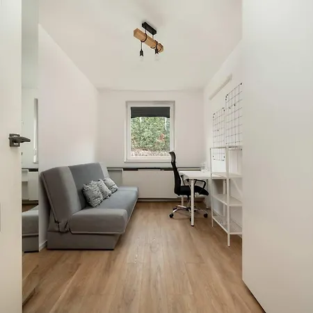 아파트 Cosy With Garden By Renters *