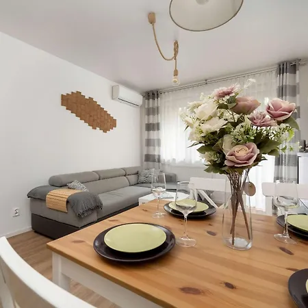 Cosy With Garden By Renters 아파트 브로츠와프