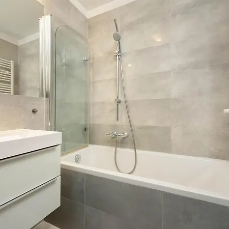 아파트 Cosy With Garden By Renters