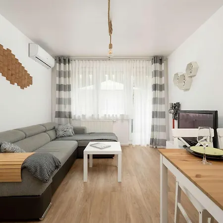 아파트 Cosy With Garden By Renters *